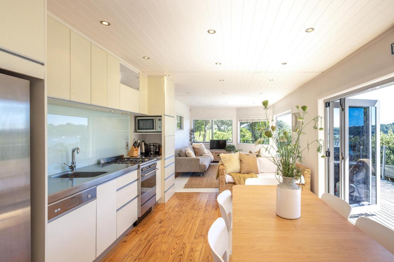 Tawa Cottage - Coast & Country Oneroa Extérieur photo